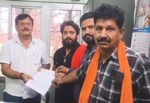 सीधी में बदहाल बिजली व्यवस्था पर शिवसेना का प्रदर्शनात्मक रुख, अधीक्षण अभियंता को सौंपा ज्ञापन